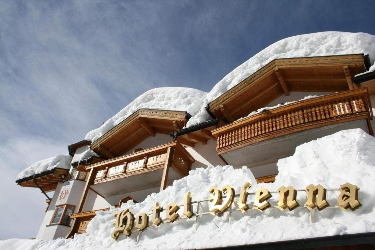Hotel Vienna San Martino Di Castrozza Exterior foto