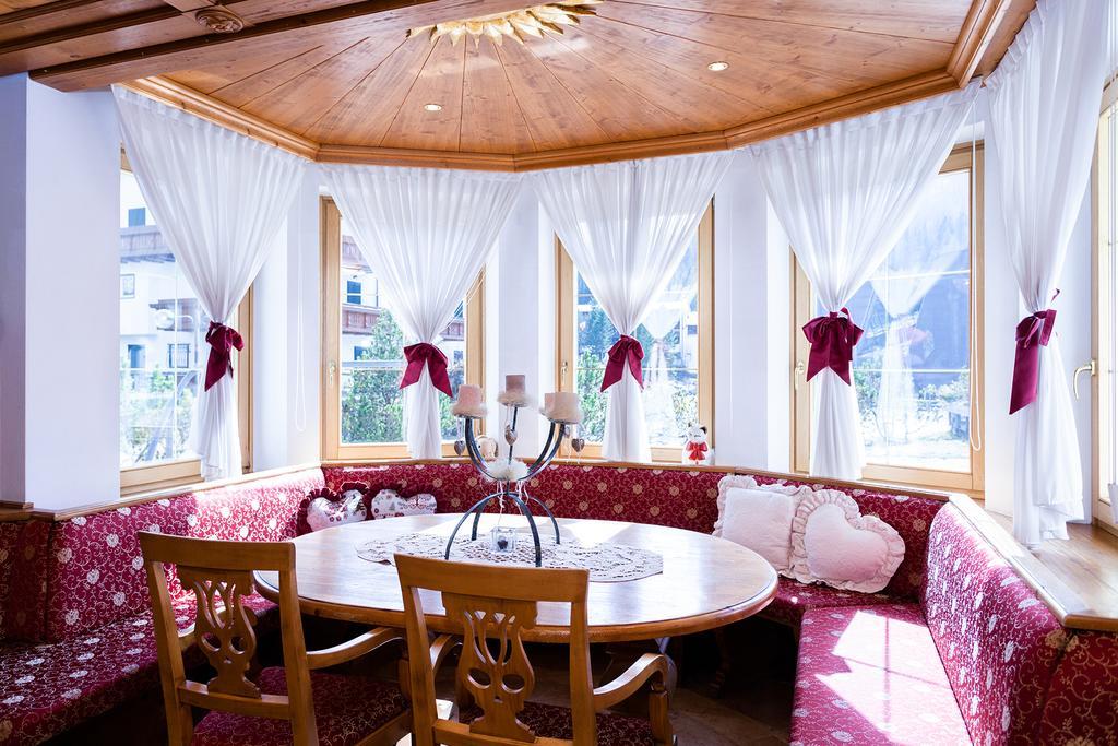 Hotel Vienna San Martino Di Castrozza Exterior foto